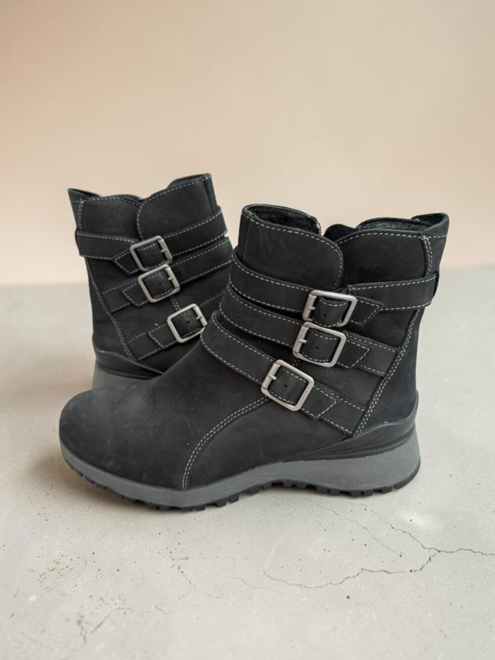 BIONICA Women's Black Winter Lined Boots Size 7.5